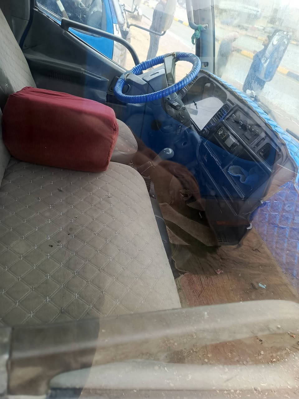 السلام عليكم كنتر للبيع سياره مكفوله مكان كربلاء المقدسه رقم نجف***********
