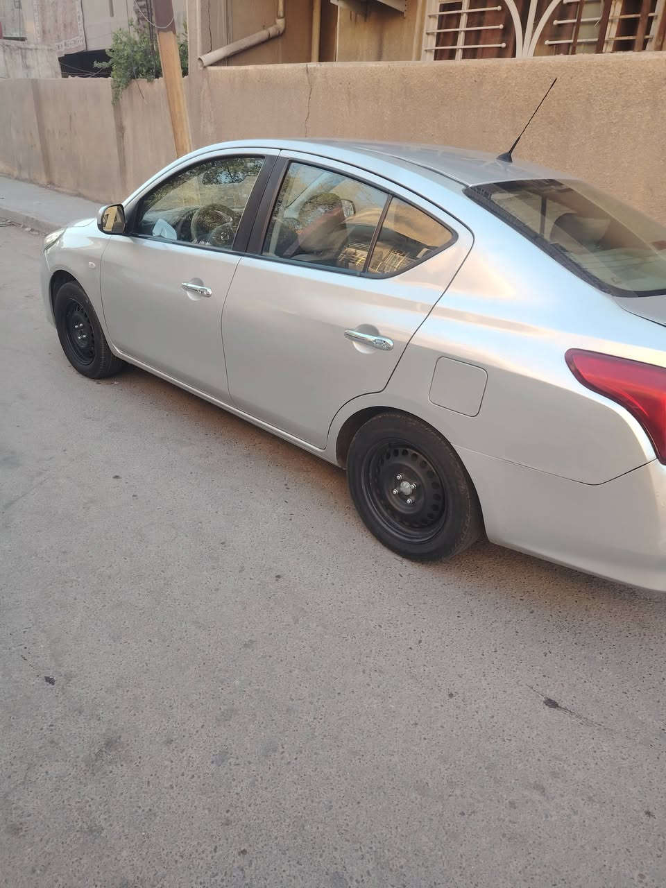 نيسان سني هندي وارد امارتي ٢٠٢٣
رقم أربيل
سنويه بأسمي
السكن بغداد حي البنوك
***********
السعر ١١٦
