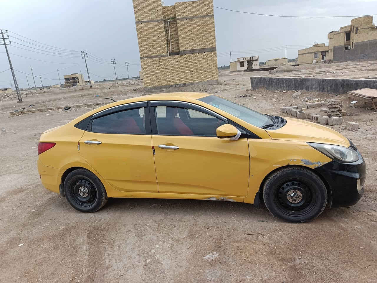 سياره هوينداي اكسنت 2012 وارد كندي محرك gdi 1600 رقم بغداد دولي صاحب السياره بلناصريه تحولي ثاني يوم بيه ضربه الباب مال العبري الحداديه 90/100 تواير جدد السياره جاهزه على الاخير شغل واطلع سعر 76 مكان الناصريه مركز رقم ***********
