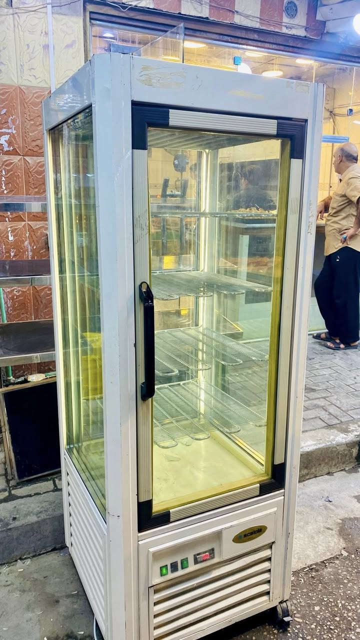 عارضة ايطالي  ثري دي 4 جهات جام تجميد صاعق سالب 30-   تكدر تخليهه تبريد او تجميد  سعر مناسب مكاني بصرة واكو نقليات توصلهه كل محافضات متواجد على واتساب شراي يراسلني ويدلل 
***********
