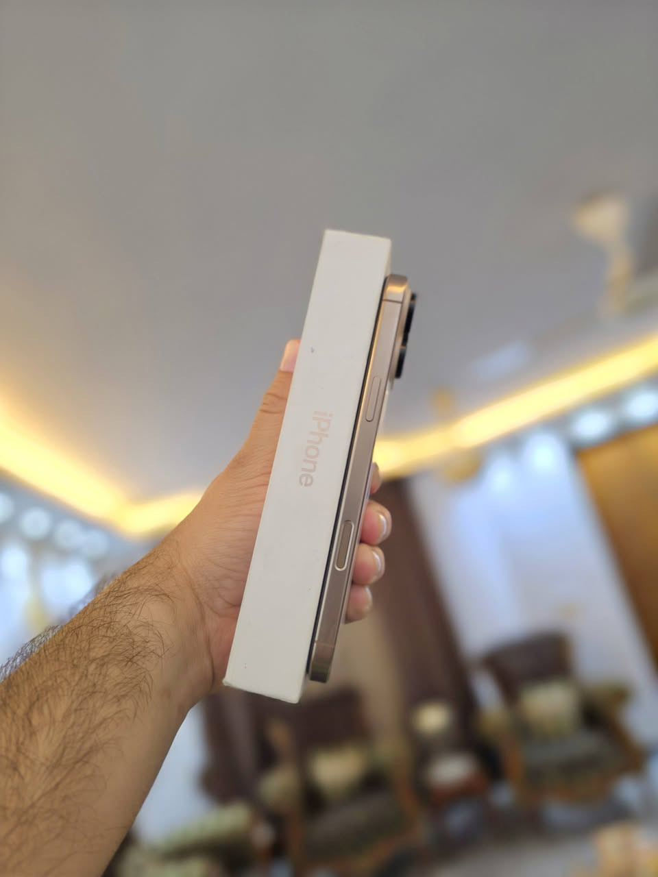 ايفون ١٦ بروماكس
ذاكره ٢٥٦
شرق اوسط وكالة ماستر 
بطاريه ٩٩ 
الجهاز نظيف مكفول زلغ مبي 
السعر ١٤٣٥ وبي مجال بسيط
عنواني بغداد 
للتواصل  *********** واتس اب او اتصال
