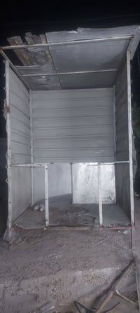 كشك للبيع يرهم شيش كص يرهم حراسى كراجات يرهم صحيات 07780041130 في منطق...