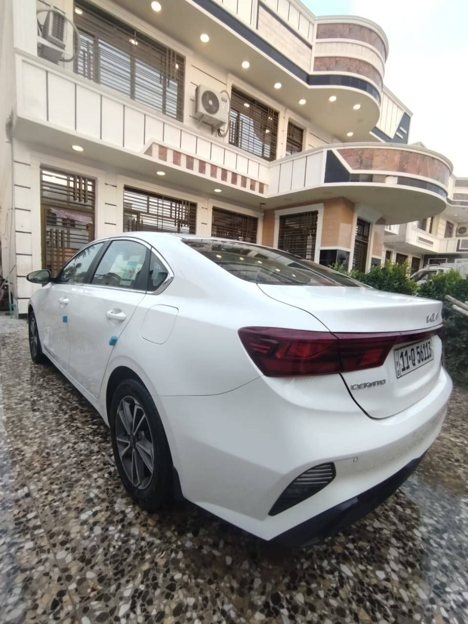 السلام عليكم للبيع سيراتو موديل 24 ضمان شركة الدولية
مواصفات 
فتحا 
مري شفط 
اشاير بل مري 
داخل لونين 
ماشية اقل من 10 الف السيارة جديدة على وضع الشركة مكفولة كفالة عاما مكينة 1600 مكان السيارة بغداد الشرطة الخامسة السعر 186 الاتصال على الرقم ***********
