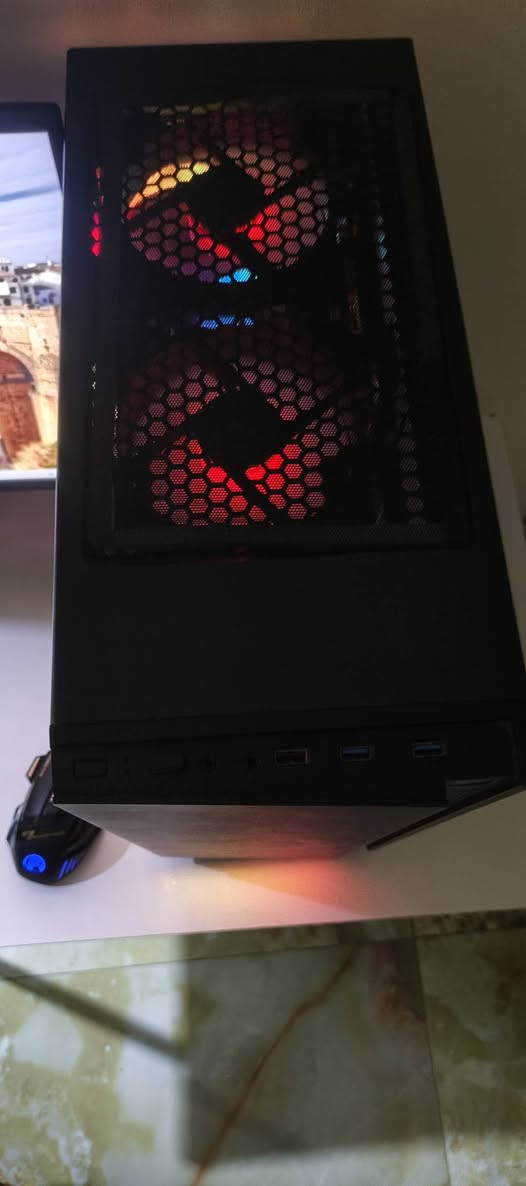للبيع جهاز PC بمواصفات ممتازة:
• المعالج: Intel Core i5-10400F (6 Cores / 12 Threads)

• كرت الشاشة: NVIDIA GeForce GTX 1660 Super 6GB GDDR6

• المذربورد: ASUS PRIME H510M-K

• الرامات: 16GB DDR4 3200MHz Dual Channel

• التخزين:

SSD NVMe 512GB

HDD Seagate 500GB

• نظام التشغيل: Windows 11 Pro 64-bit

• يدعم: UEFI Boot / Secure Boot / TPM

• اخوان الحاسبه متروكه يعني بعده بجيس شتريده العاب تصاميم كلشي اغلب القطع براندات انطي بيهن ضمان سعره 675 كيس وماوس وكيبورد وقطعه wifi 650  فقط كيس  ها وما تاخذه اله تفحص مكاني بغداد الدورة  

للاستفسار  يرجى التواصل على الخاص. او الاتصال ***********
