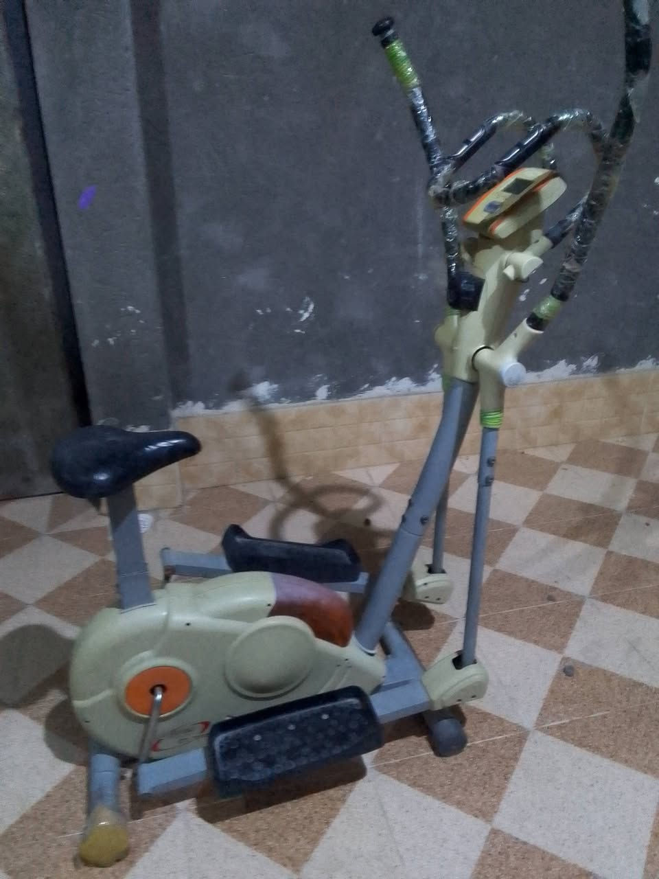 بايسكل رياظي للبيع ناصرية مركز إتصال على ***********
