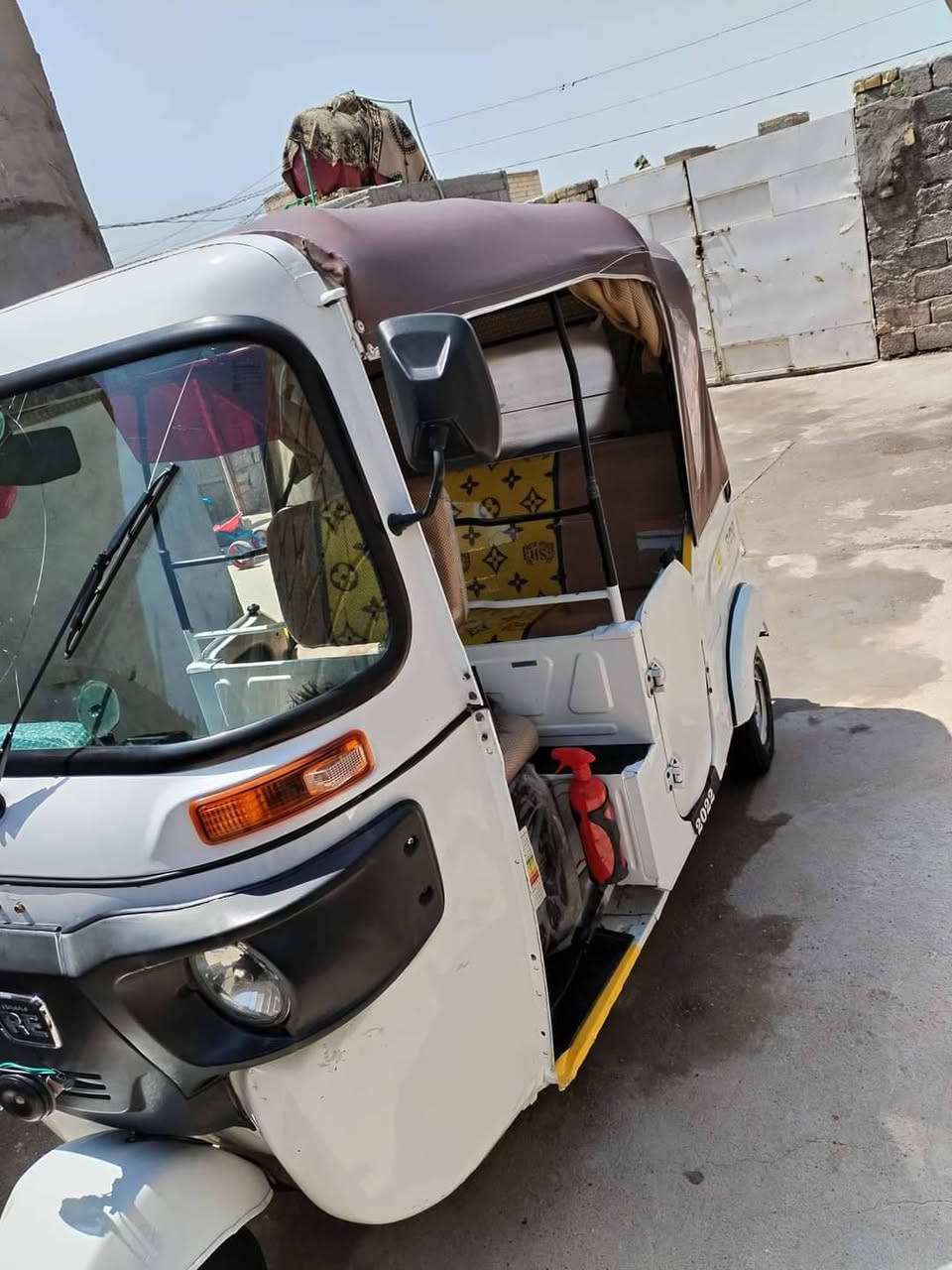 سلام عليكم تكتك البيع موديل 2021شهر 11رقم ذي قار مجفته بوش بستم شركه بسمي مداور ثاني 
يوم الاستفسار تصل على رقم ***********مكان رفاعي
