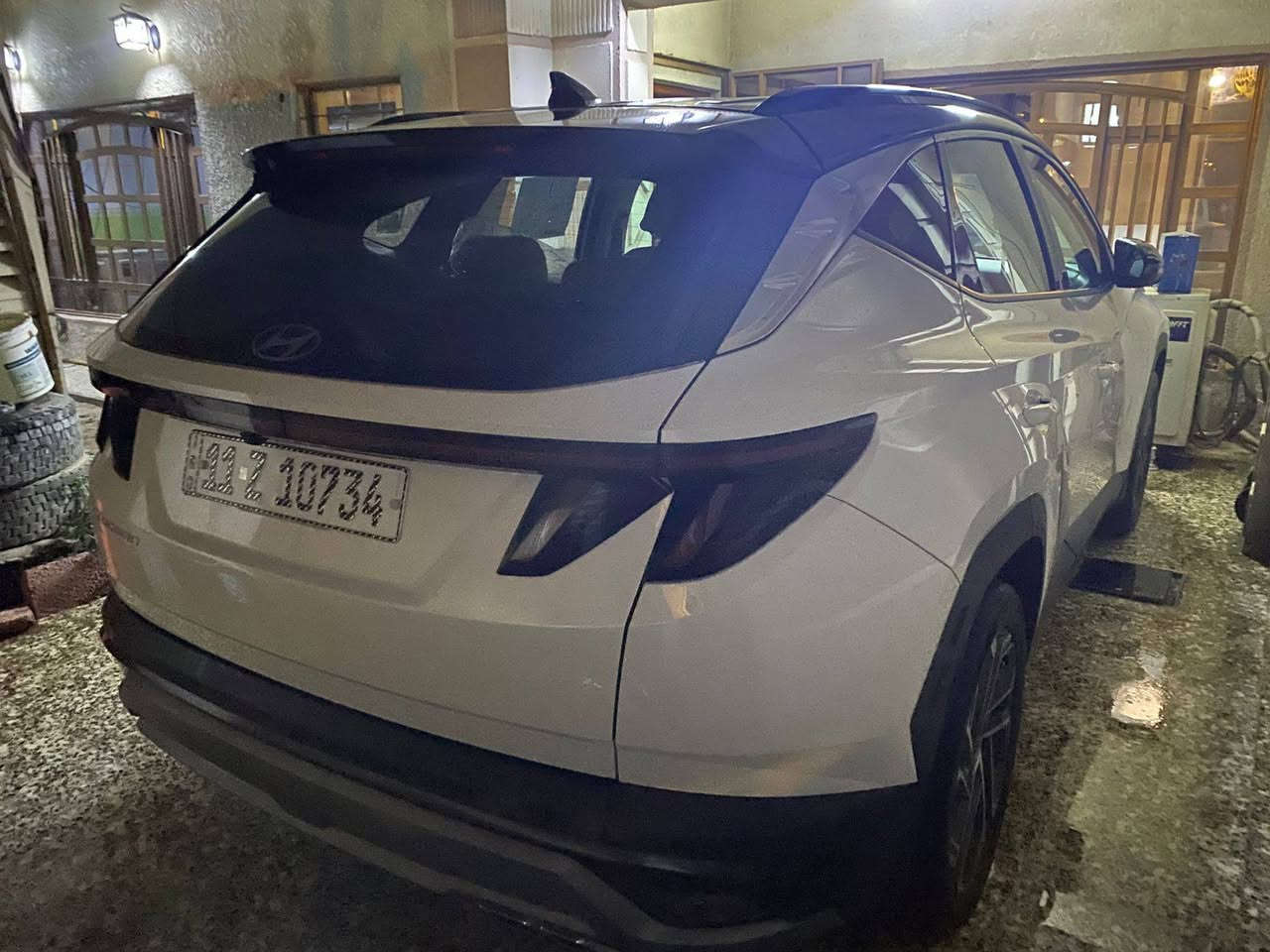 السلام عليكم لبيع توسان ٢٠٢٥
 مواصفاتها فوول
محرك ٢٠٠٠ 
بصمة  وتشغيل عن بعد 
كراسي كهرباء 
صندوق كهرباء 
تبريد بالكشنات 
تدفئ بالكشنات 
ويل ١٩
بردات خلفية 
شاشة كبيرة متصله 
تبريد خلفي 
توكلر
اوتو هولد
مانع انزلاق ومانع انحدار 
مري ترحيب وشفط 
شاحن واير لس 
هاند بريك بصمة 
اوتو هولد 
حساس أمامي وخلفي 
كامرة دوارة 
حساس تاير 
دشبول دجتال متغير 
لايت زنون متحرك 
داخل ابيض 
فول تحكمات استيرن 
ايرباكات 
هزه كامله
 السياره بغداد
عداد الكيلو متر 8000 
السعر٢٣٠ ورقه بيه مجال بسيط لشراي 
العنوان بغداد
***********
