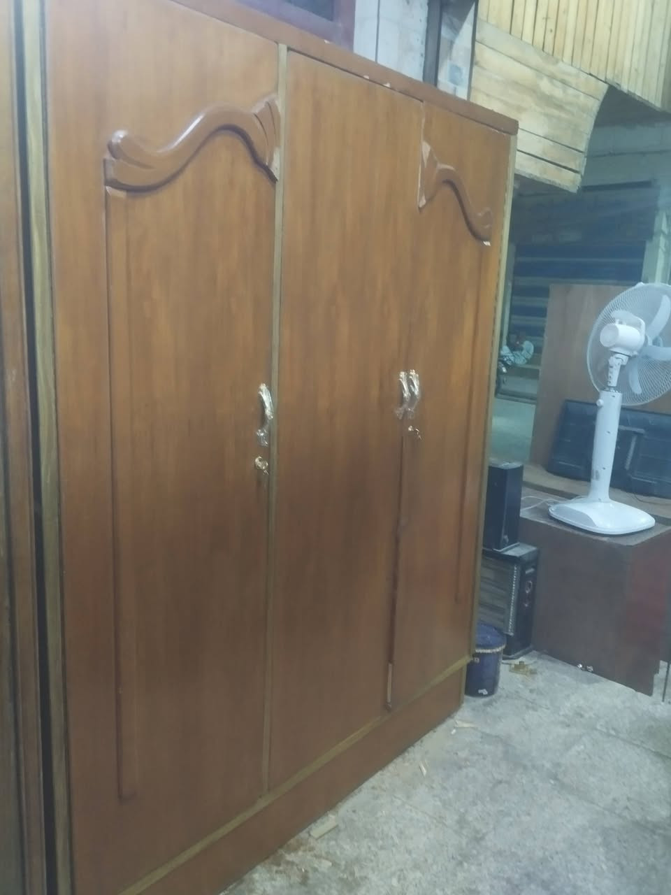 كنتور 3 ابواب نضيف جدا 
كنتور 4 ابواب نحاره تسكام نضيف جدا
متوفره غرفه كامله 5 ابواب نجاره نضافه فول الفول 
و غرف 6 ابواب نجاره موجوده 
باسعار جدا مناسبه 
اهلا وسهلا بكم 
العنوان واسط نعمانيه شارع 13 مقابل بيت الحاج خيون 
للستفسار مراسلة الصفحه او الاتصال 
*********** واتساب فقط 
***********
***********
