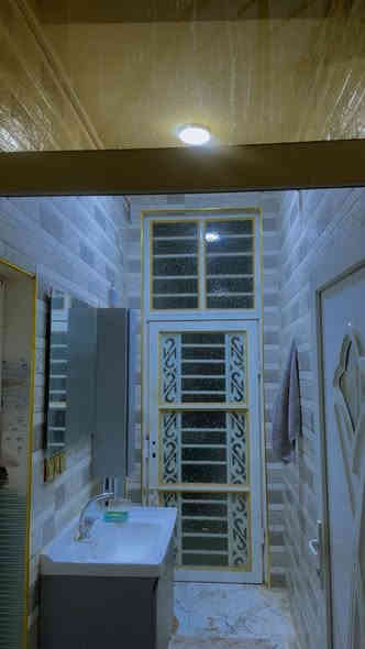 🏠 / دار للبيع مساحه 150 م 
واجهه ٧.٥ م / نزال 20 م 

🏠 بناء حديث درجه أولى 

الطابق الاول/ مطبخ حار.بارد. أستقبال . هول . غرفه . مجمع صحيات .منور غسيل. كراج . صحيات خارجيه

الطابق الثاني / غرفتين . هول . صحيات 

🌏 الموقع / حي الصحه فرع صيدلة زهراء الوطيفي

للأستفسار الاتصال ***********
