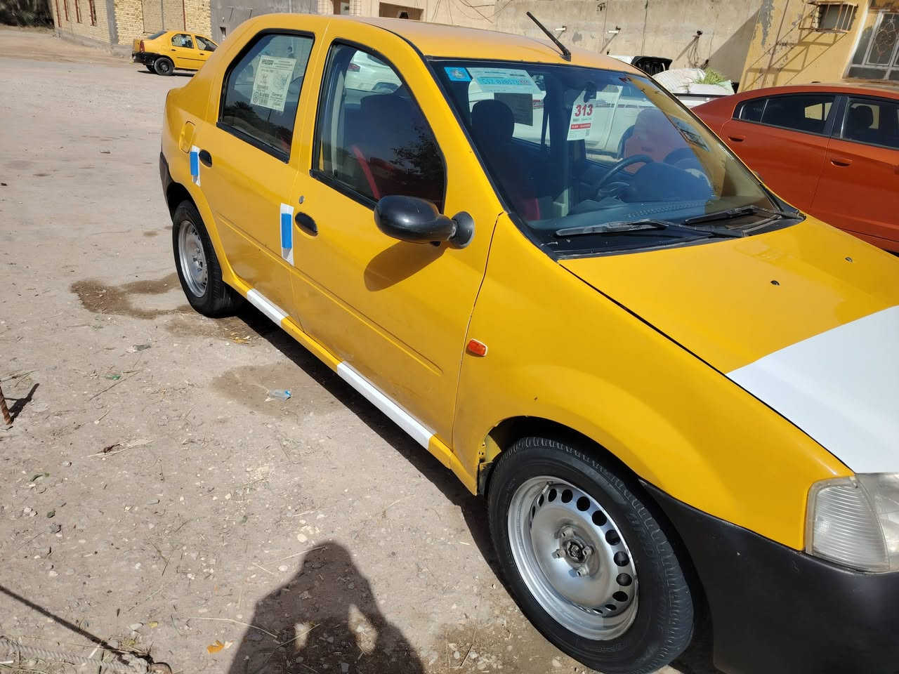 رينو لوكان 2009 محرك كير تواير حداد هيه مصفره رقم جديد سنويه 2027 تبريد تدفه شقل السعر ٣٣ وبيه مجال الاستفسار ***********
