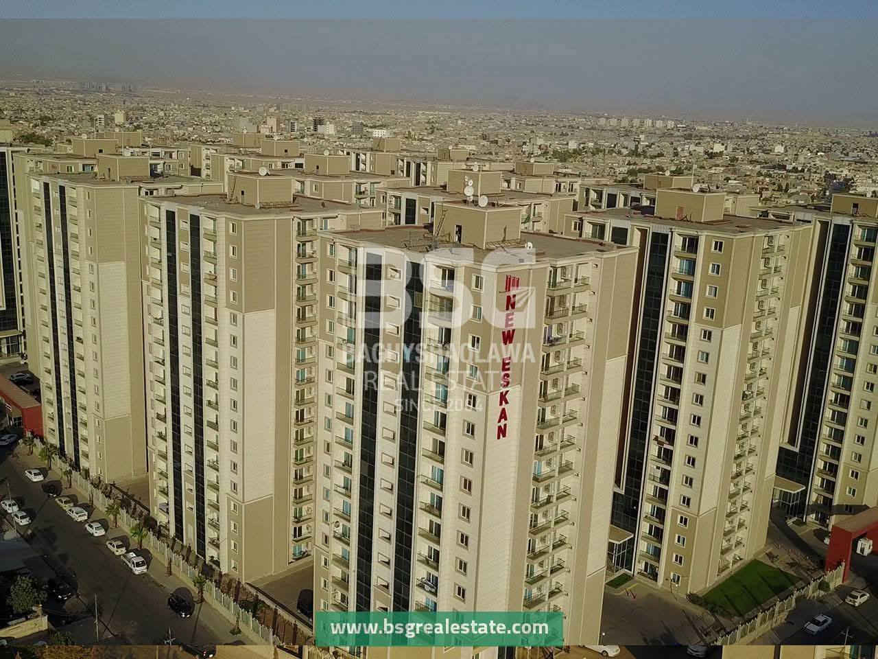 *تفاصيل الشقق*
شقق للبيع و اللأيجار مجمع اسكان تاور و نيو اسكان 
- الموقع: مجمع نيو اسكان واسكان تاور
- التوزيع:
    - غرفة + صالة
    - غرفتين + صالة
    - 3 غرف + صالة
- الوضع: مؤثث وفارغ متوفر
- للبيع والإيجار

*معلومات التواصل*
- رقم الهاتف: ***********
- طريقة التواصل: آسيا - واتساب
