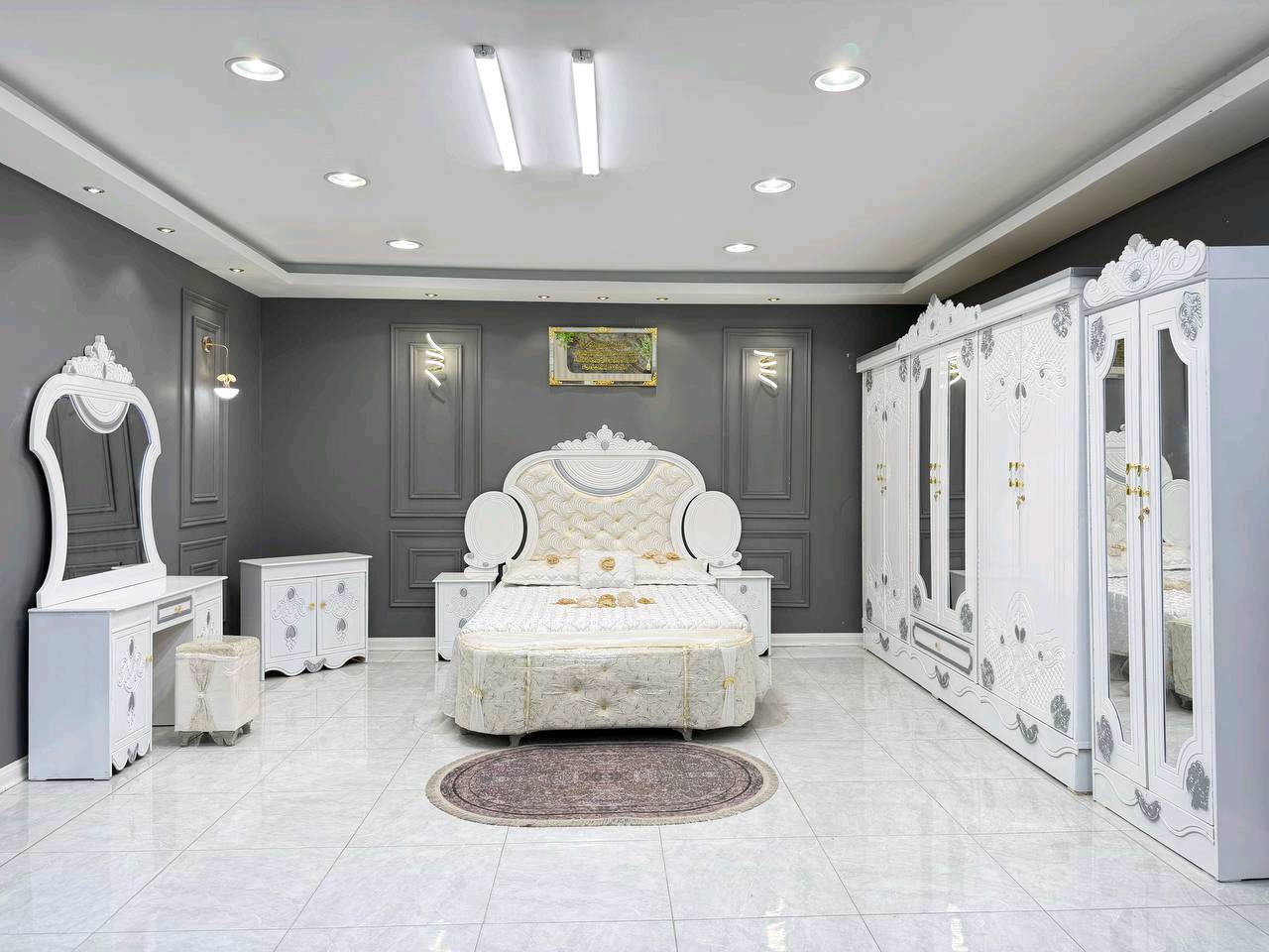 مجموعة من 
غرفه عمل عراقي تصميم تركي 

تفاصيل الغرفة المرمري  ....

 خارج ٤ملم ام دي اف 
وداخل صاج ٣ملم 
صبغ حراري  درجة اولى 
عدد القطع  ٧ قطع 