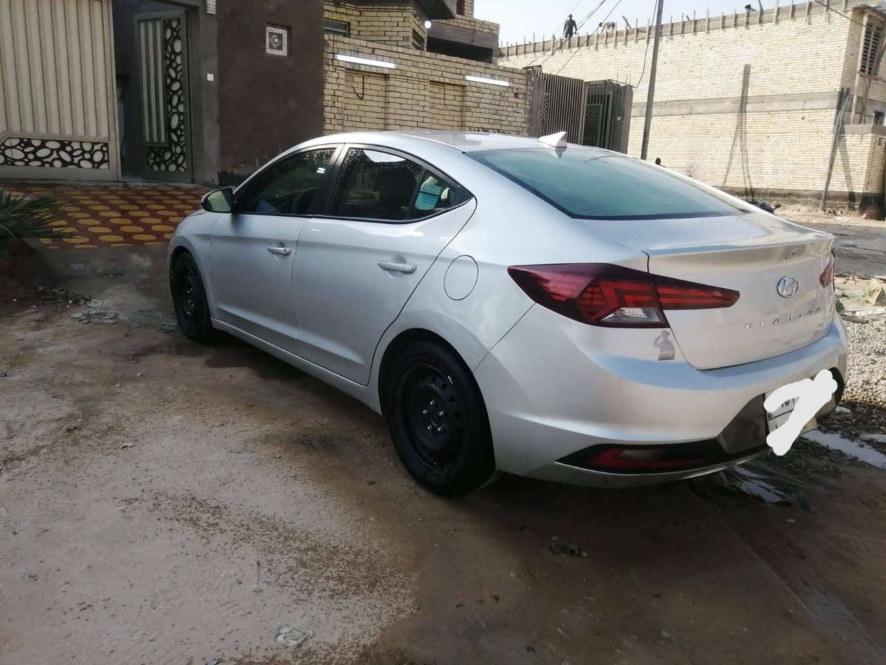 النترا 2020 
وارد أمريكي 
تحديد مسار 
مثبت سرعه 
مانع انزلاق 
رادار 

محرك 2000 دوش
تبريد فول 
ماشيه 145
جاملغ وباب السايق بدون دواخل بنيد مفتوح وصبغ 
الرقم اربيل سنويه ماساقطه 
السياره
السعر (115)وفيها مجال 
العنوان /النجف
***********
