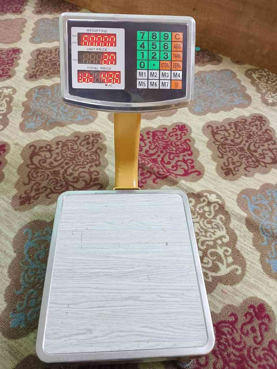 اغراض للبيع بسعر مناسب
مروحة جدارية ١٥ الف
ميزان سعة ٦٠ كغم ٢٠ الف
ميز خشب للمخضر  عدد ٣ قياسات مختلفه ١٥٠ الف
مرايات عدد ٤ قياس ٦٥x١٦٠ سم الوحدة ب ١٥ الف
جامخانه قياس ٢٥٠x٢٦٠ سم ٢٥٠ الف مشتغلها ب(٤٠٠)
(استخدامهن كلش قليل والاسعار نص قيمتهن الاصلية)
(***********) واتساب واتصال
