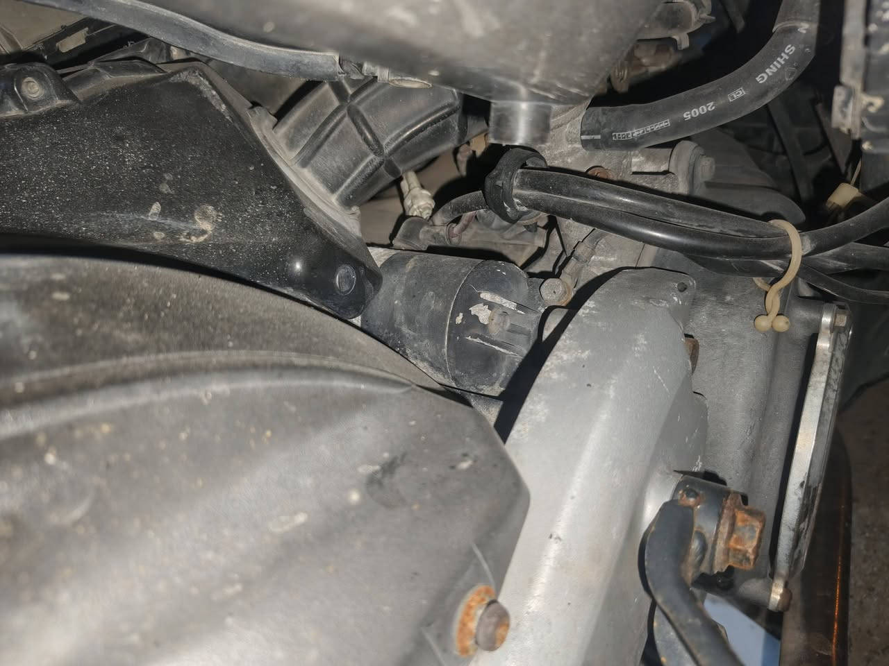 السلام عليكم. سكنز. نثية 140. دراجة منزلة رمبه ع ايدي..
دراجه نضيفه محرك مكفول. دهن امزويل اديرله. ربع ديره سلف اشوكت متجيه لو بعز البرد نكره

بيه تزويد مثل اكلجات رياضي ودبل رياضي مال رمبه من اجتي وياها. تايرات جدد باتري جديد. هذه كل اليه رايده ٨٠٠ وبيه مجال. ***********
