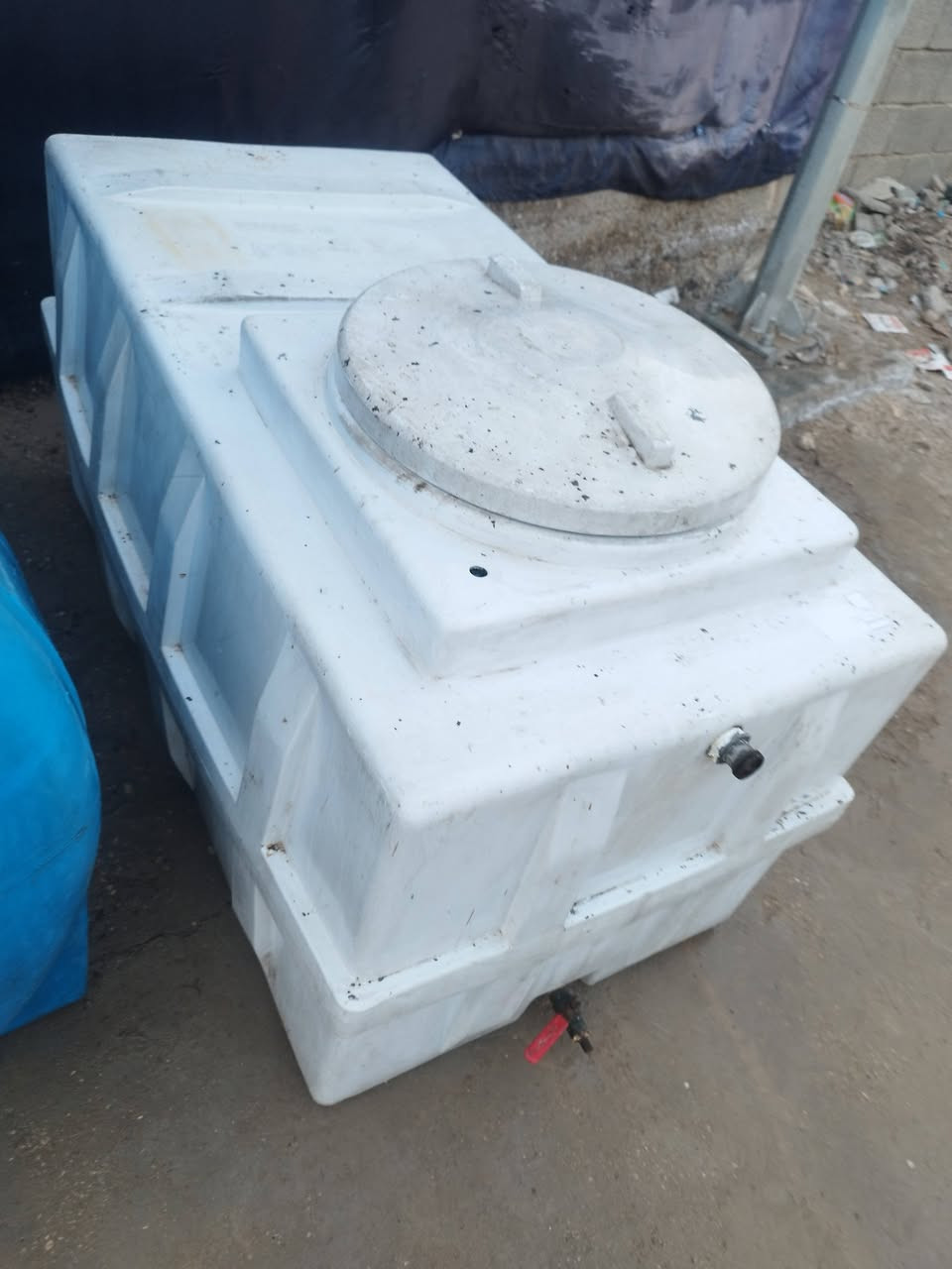 السلام عليكم خزان الوطني السعودي الاصلي ضمان على الفحص خالي من اي عيوب اربع طبقات ابو الفوم العزل جديد ماله 200الف هوسعىه 75افحص يله تشتري ضمان بغداد الامين الثانيه قرب مجالس بلدي ***********/***********
