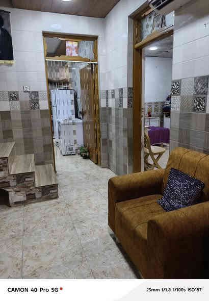 بيت للبيع طابو صرف
 مساحه ٩٥متر
 عنوان كوفه حي ل ملح
 خدمات ماي كهرباء شارع مقرنص
 طابق ونص 
سعر ٥٠مليون 
صب كونكريت ارضيه وسقف 
رقم تواصل ***********
