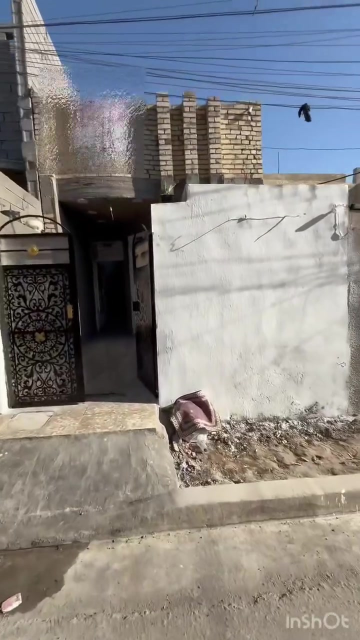 السلام عليكم بيت للبيع في سبع قصور شارع ابو علي بالبداية  مقابيل المدرسة الاهلية المساحه 100متر  وعالي على الشارع بمتر يحتوي على استقبال  أو صالة جبيرة  ومطبخ وغرفه نوم  وصحيات الطابق ثاني على لنص رقم الهاتف *********** الاستفسار واتساب فقط
