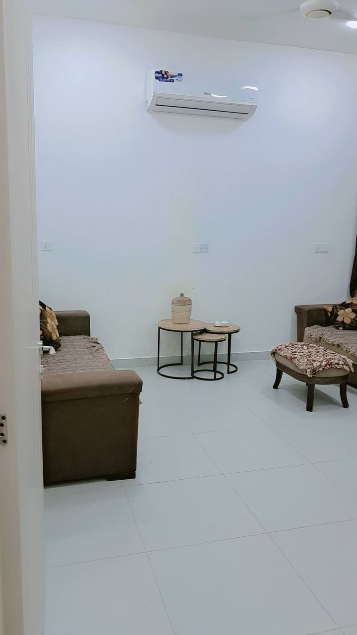 بيت للبيع ١٠٠م طابق واحد قرار ٢٥ بناء حديث ٢٠٢٥ ابواب شبابيك المنيوم نهاية شارع خولة قريب ع شارع ٦٠ للاستفسار الاتصال ع الرقم***********  السعر ٩٠ قفل
