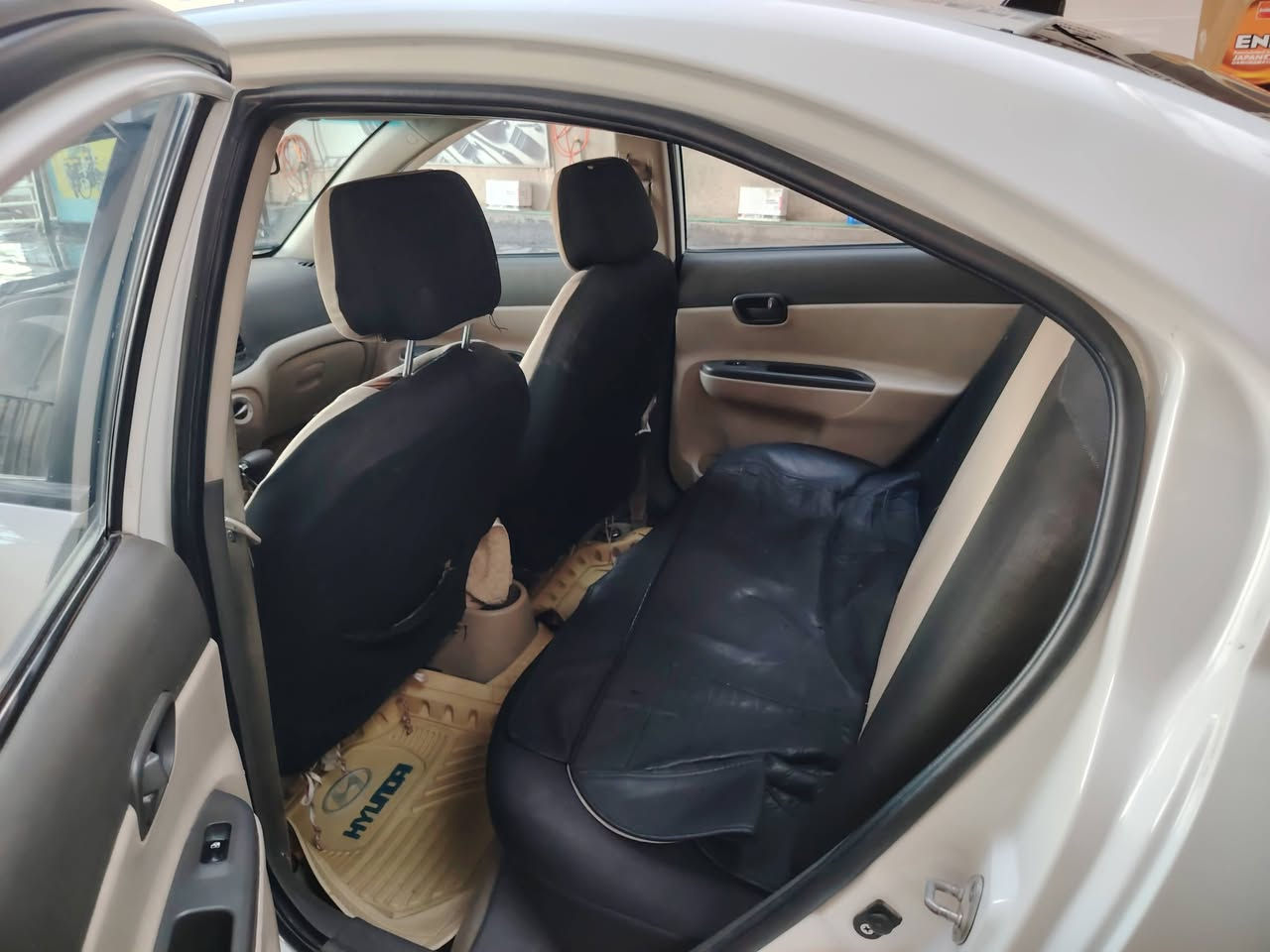 السلام عليكم اخوان اكسنت ٢٠١٠ خليجي محرك ١٦٠٠ اصل
للمراوس فقط بسياره اكبر السياره مكفوله ماعده الجاملغ الوره عكس السايق بي صبغ رقم اربيل  مكان السياره نجف للستفسار الاتصال على الرقم ***********
