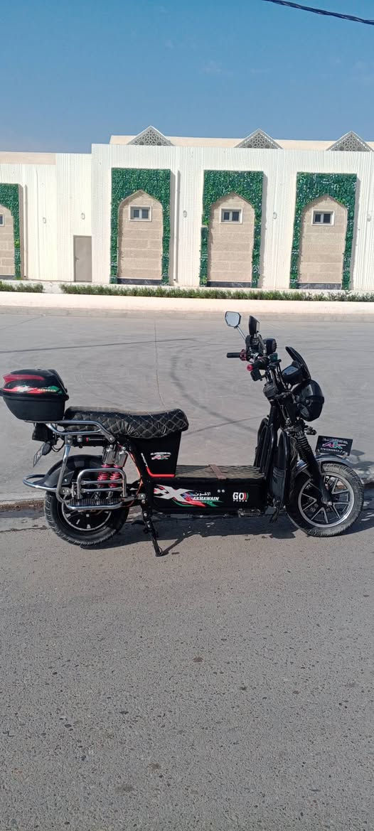 متاح للبيع
دراجة شحن موديل ٢٠٢٥ 
نوعية الأخوين 
٦ بطاريات + بصمه + ريمونت تشغيل عن بعد
السعر المطلوب ٥٥٠ وبي مجال 
للاستفسار الاتصال على الرقم ***********
