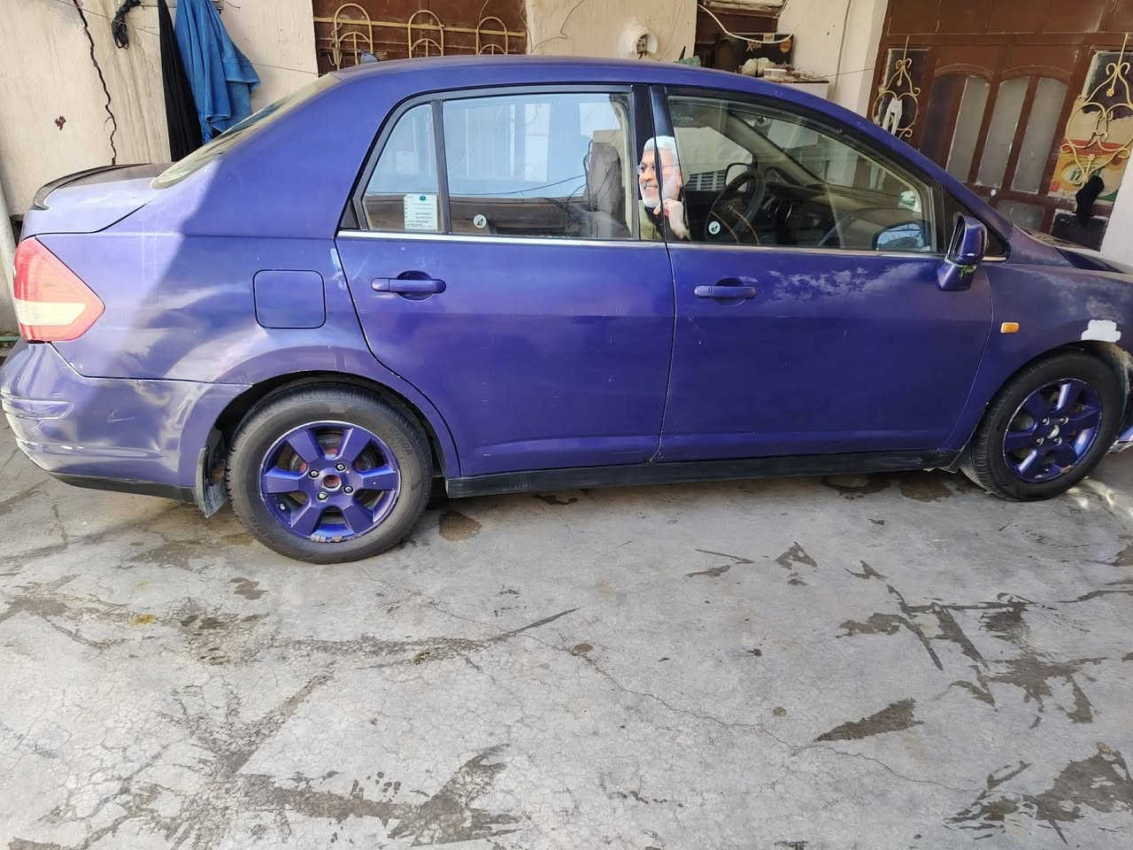 سيارة للبيع موديل ٢٠٠٨ سيارة جهازة بية جاملغ وارد أمريكي سنوية سنة ٢٧ العنوان الديوانية السعر ٦٠ رقم *********** مكلف بلنشر اتصل بلرقم
