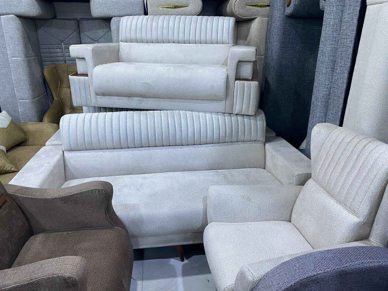 🛋️ تم تنزيل التخم التركي الفاخر 🇹🇷
✔ 10 مقاعد فخمة بجودة عالية وتصميم راقٍ
✔ الخشب: تركي بالكامل، متين وقوي
✔ القاعدة: خشب بلوك اسود  لمتانة إضافية
✔ الإسفنج: سوفت طبي مريح جدًا، مثالي لأصحاب الوزن الثقيل ، سبرنك شرط 

💰 اسعار مناسبه 
🚚 التوصيل: مجاني حتى باب البيت!

💥 لأصحاب الذوق الرفيع وعشاق الأناقة! 💥
اجعل منزلك أكثر فخامة وتميزًا 

📢 متوفر تجهيز جملة ومفرد
🚚 خدمة توصيل محاني 

مـجمـع علي الشويلي
ناصريــــــة  شــــارع 30
 مجاور مكتب الصدرين للعقار

*********** 
***********
