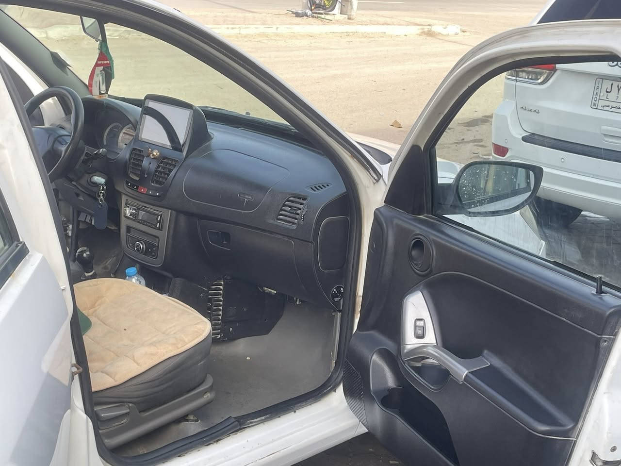 السلام عليكم ساينا موديل 2018رقم بصره بسمي تحويل ثاني يوم سيارة مكفوله ماعد طخات خفيفه وخياس مثل موضح بالصوره سعر 50بيه مجال للطيبين متواجد فقط على الواتساب ***********
