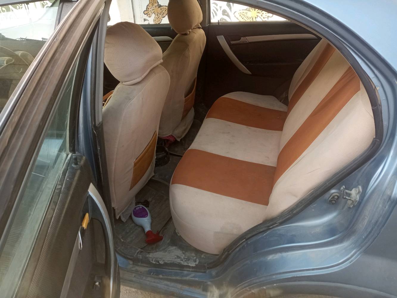 السلام عليكم عندي افيو موديل 7 للبيع محرك وكير كفالة عامة يشهد الله السيارة بس شوية كشرها يرادلة ترتيب باتري جيديد حدادية فول داخلها نضيف سبير اكو عدة كاملة بالجنطة للمعلومه السيارة مطلوبة غرامة 200 الف ينكصن من السعر 