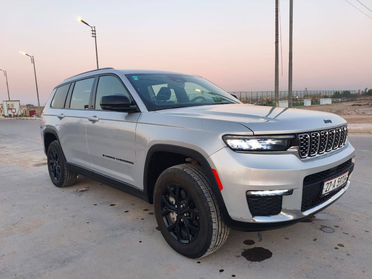 سلام عليكم
من رخصة الادمن 

جيب كراند شيروكي موديل 2024

الضرر: جاملغ وبنيد بدون دواخل والراديتر ومروحة بلادي 

📞 للاستفسار: ***********
🔷 المواصفات:
⚙️ المحرك: V6 سعة 3600
📏 العداد: 7000 ميل
🚗 رقم: ذي قار 
📝 وكالة أو شرط تحويل باسمك
✨ الإضافات والمواصفات المميزة:
تشغيل سيارة بصمة
فتحة سقف 
صندوق كهرباء
تشغيل عن بعد
رادار أمامي + مانع تصادم
مانع تصادم خلفي
شاحن موبايل وايرلس
شاشة لمس مع كاميرا دوارة
نظام خرائط (GPS)
كير شفتات بالستيرين
مصابيح أمامية وخلفية LED
مقعد السائق كهربائي
دواخل جلد
مقاعد منفصله vip (7 راكب)
بلوتوث + محدد سرعة (Cruise Control)
حساسات خلفية

السعر: 295 ورقة 💸
