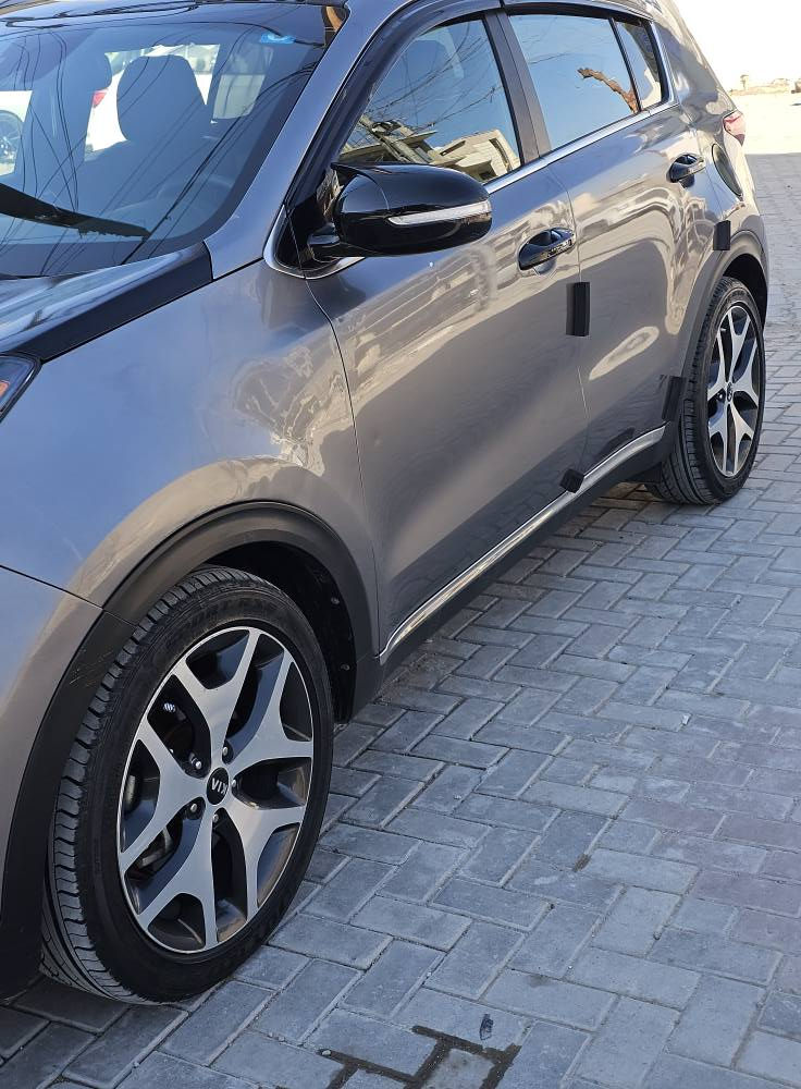 كيا سبورتج 2017 sx لمتد
بنروما بصمة تشغيل وابواب 

جنطة كهرباء 

كشنات جلد كهرباء تدفئة + تبريد + استيرن
تبريد قطعتين 

رادرات حساسات اشاير مري 

تخم تاير جديد +باتري 

مكينة ٢٠٠٠ 

السيارة فول مواصفات وجاهزة 

الحادث مرفق بلصور

السعر 160 

للاتصال ***********
