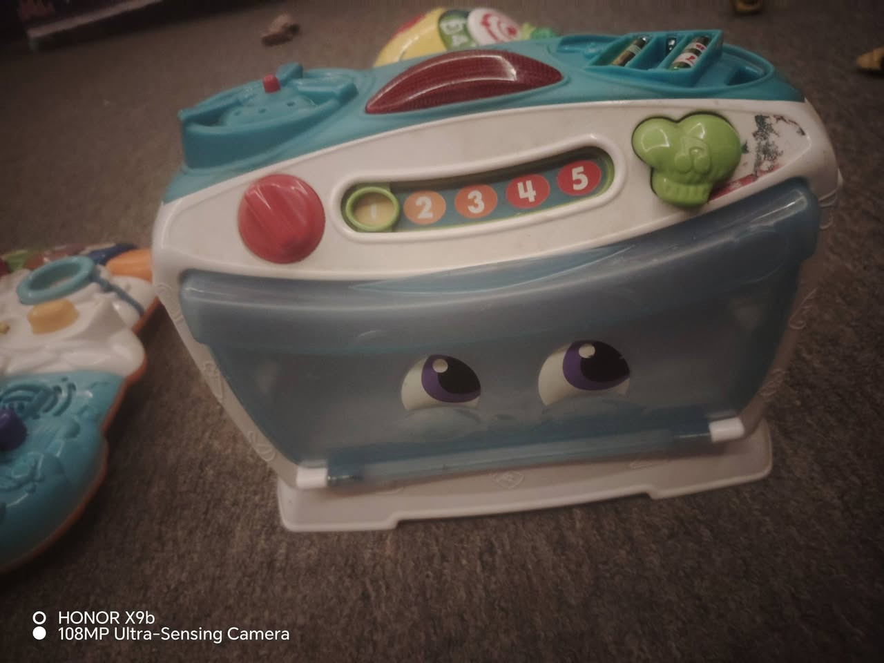 مجموعة العاب تفاعلية
سعر القطعة ٣٠٠٠


**إذا كنت صاحب هذا الإعلان وتريد حذفه لأي سبب، رجاءا أرسل رسالة إلى الدعم الفني**