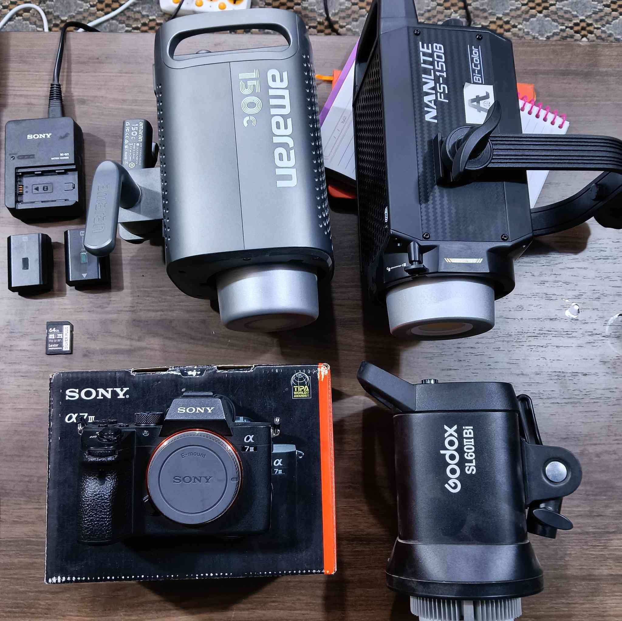 للبيع كاميرا سوني a7iii شترها 19k كاميرا نظيفة هواي يجي وياها 
1.سوفت بوكس عدد 2 مقياس 90
2.ستاند أو حامل سوفت بوكس 2
3.شاحنة اصلية عدد 1
4. بطاريات عدد 2 اصليات 
5. رام 4k حجم 64G
6. اضاءة مستمرة حترافية عدد 3 
ملاحظة/ اضاءة amaran 150c و nanlite fs-150b و godox sl60iibi و سوفت بوكس من شركة godox
......
السعر النهائي 1,350,000 مليون دينار عراقي


**إذا كنت صاحب هذا الإعلان وتريد حذفه لأي سبب، رجاءا أرسل رسالة إلى الدعم الفني**