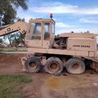 حفارة جوندير • موديل 1995 • نقص تايرات