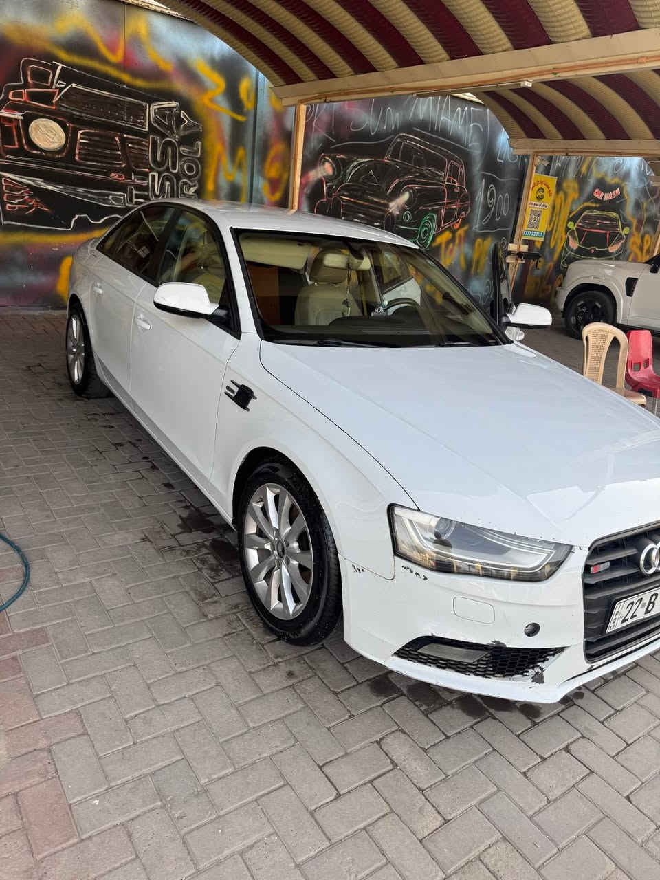 السلام عليكم
AUDI A4
للبيع موديل 2013
وارد خليجي بيها نص باب خلفي عكس السايق و نص جاملغ خلفي السياره حالتها ممتازه و المكينة و الگير بحاله ممتازة 
المواصفات
مكينة 2000 تيربو جديدة 
تشغيل و اطفاء ذاتي
سايد بريك دكمه
حساس خلفي 
مانع انزلاق ABS 
3 وضعيات قياده اوتماتيك و عادي و رياضي طيارة 
بروجكتور حساس مع الاستدارة 
تحكمات ستيرن جهتين
تبريد جاهز و ثلج و تبريدها معروف 
و بعد بيها مواصفات
السيارة مصروف عليها هواي و كاملة نقصها فقط صدر امامي 
السعر 85 و بيها مجال 
الرقم ***********
مكاني بغداد بغداد, العراق
