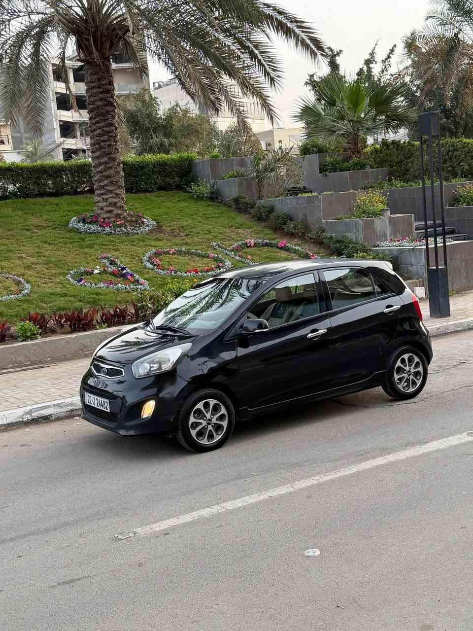 للبيع بيكانتو 2013 خليجي 
السياره محرك جبير 4 سلندر 
مكفوله من صبغ بس دعاميه امامي صبغته جماليه 
كير محرك تبريد كله بلاد  
داخل جلد لونين ومغلفه الكشنات وارضيه 
تخم تاير البارحه شديته شاشه تاب ارقه نوعيه وكامره 
تحدد الشخص بل رجوع وحساس بلادي والمسجل البلادي موجود بل جنطه سبير وعده منازله 
تخم دبلات صدر دسكات كله جديد صيانه بشركة كيا 
سياره صارله سنتين عندي ستخدام شخصي كلش معتني بيه بسمي هزه جديده ميحتاج تروح سياره الاربيل بل تحويل بس تاخذ سنويه 
مكاني بل منصور 
السعر 82$ 
*********** بغداد, العراق
