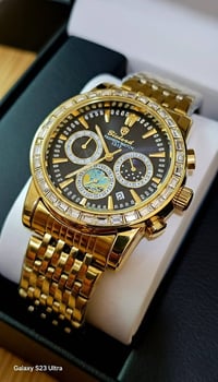 للبيع جديد وليس مستخدم وضمان سنة كاملة وطلاء ثابت وضد الخدش   مكاني ال...