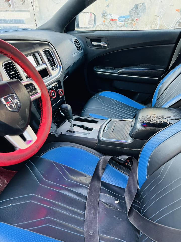 للبيع دوج جارجر ٢٠١٢
السياره مال جناي حلوه ومكفوله ماناقصها اي شي 
كير مكينه كله مكفول 
صدر امامي خلفي كله جديد
السياره مصبوغه حزام شرط بدون دكه جاكوج او معجون 
ضررها جامرلوغ خلفي بسيط بدون دواخل بدون تكم
شاصي لغد كله مكفول وبشرط 
محرك V6
سعر ١٢٧ بي مجال بسيط 
***********
ديالى بعقوبة
