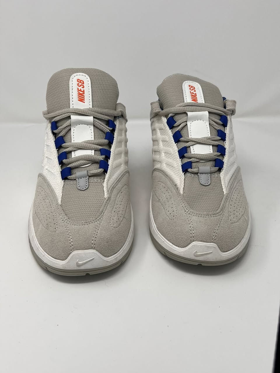 السلام عليكم نايك زووم vertebrae شكل الحذاء مستوحى من شكل العامود الفقري

, باله فيتنامي ممستخدم الحذاء باركود شغال موجود على موقع نايك الاصلي، قياس 44(28سم) السعر 25الف دينار قفل ويوجد توصيل جميع المحافظات للتواصل خاص او واتساب ***********
