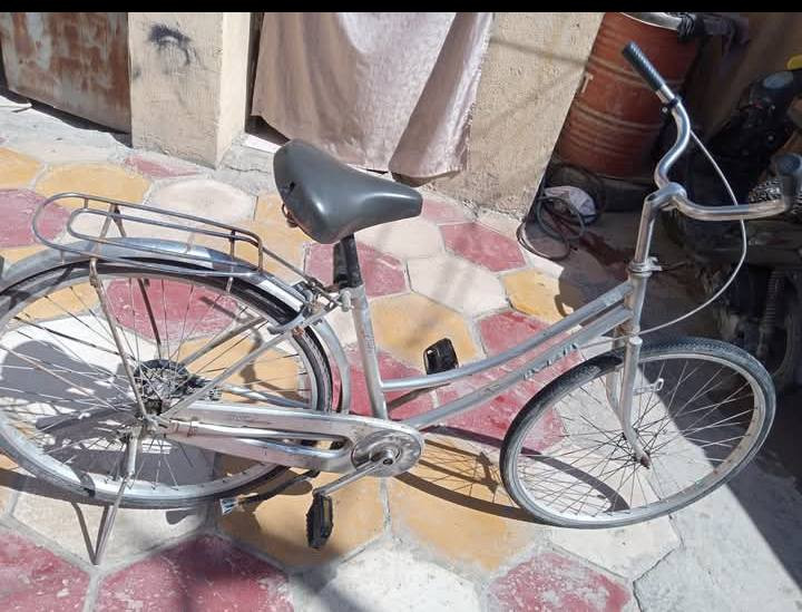 سلام عليكم بسكل للبيع حجم 26 كمال السعر 40 مكان حله شري تصال على الرقم ***********
