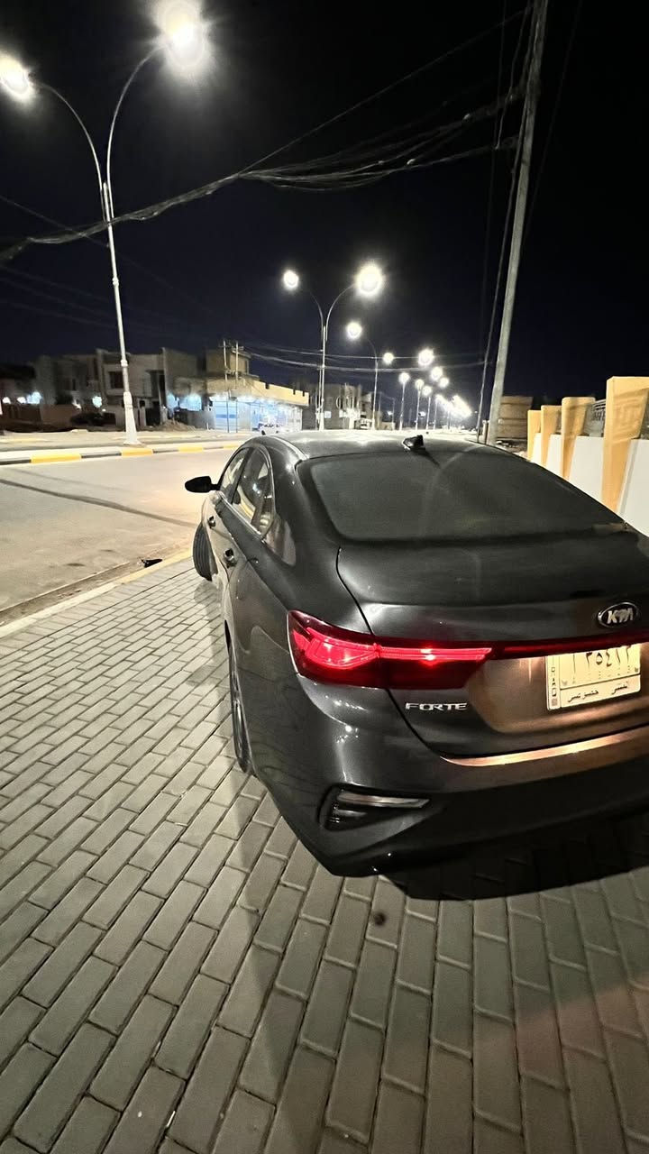 السلام عليكم
كيا فورتي موديل 2021 موصفات 
تحكمات ستيرن 
شاشة 
كامرة دوارة 
مثبت سرعة 
تحديد مسار 
ويل كب 
مكينة 2000
السيارة نظيفة كلش 
و حادثها مثل ما موضح بالصورة 
رقم مثنى 
السعر 130$ 
للتواصل ***********
