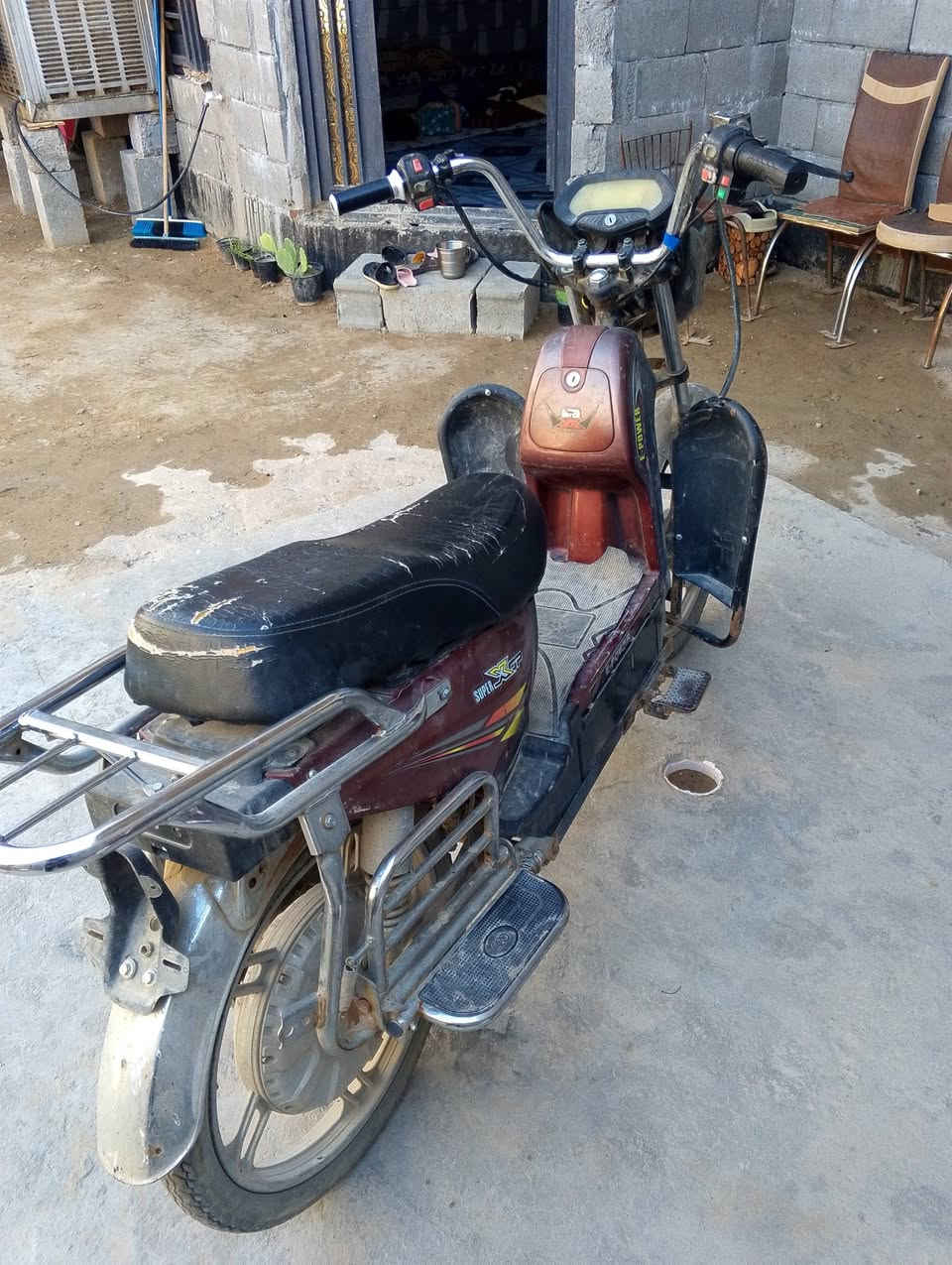دراجه هارلي للبيع سعر 200وبيه مجال للشراي بطاريات يقرن 10 كلهن بس بيهن نفخه يمشنك 25كيلو متر للستفسار ***********.  ***********
