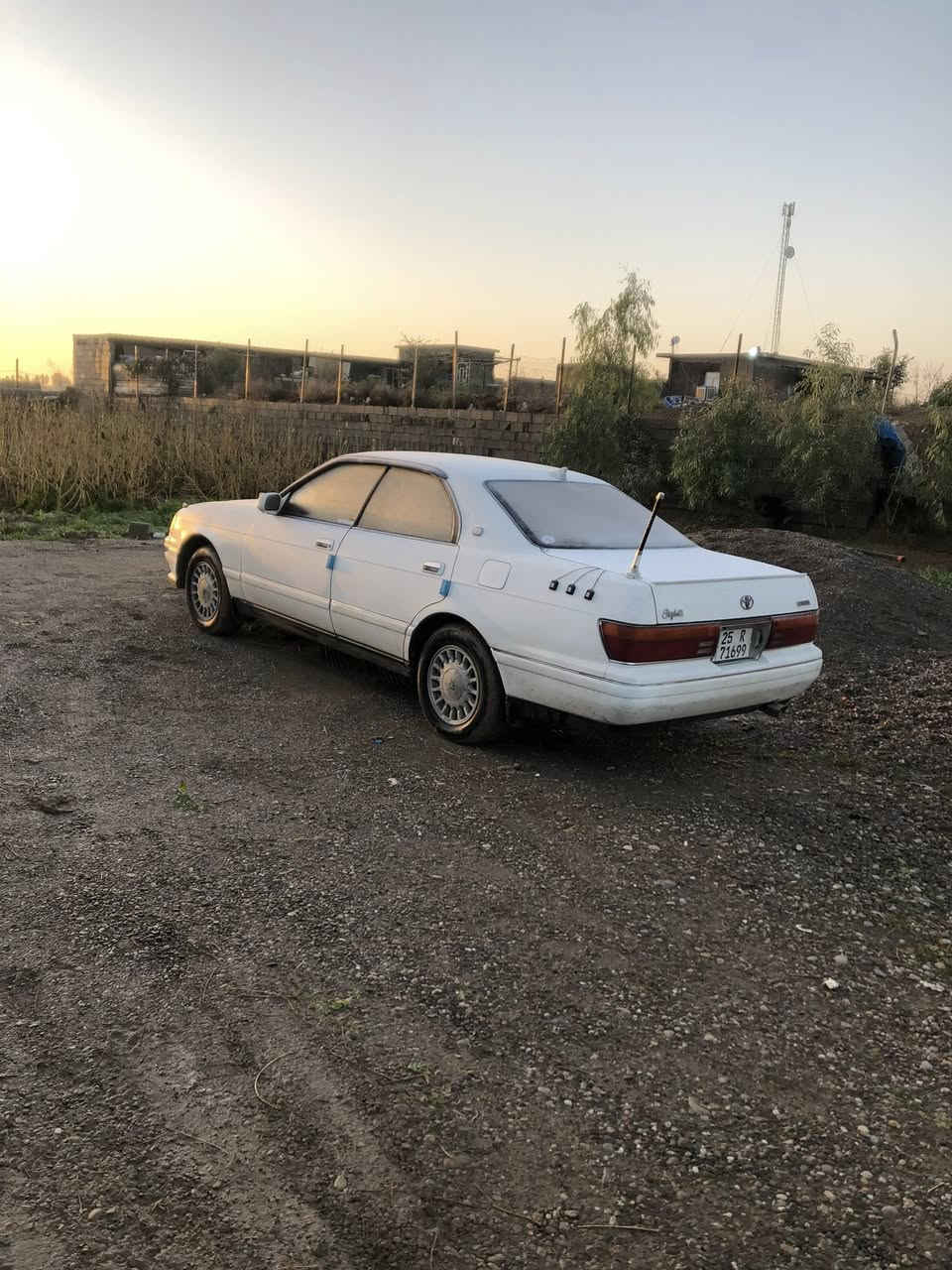 سلام عليكم للبيع سيارة بطه موديل 1994 رقم جديد نكليزي كركوك هزه جديده تخم تاير شاشه كامره صقف مقلف سيارة بيه قطعتين فقط الجملاقات الخلفيه واحد كص الوجه بدون دواخل والثاني ربع رش صبغ  كير مكينة حاويه المكان كركوك  السعر (60) بيه مجال رقم الهاتف ***********
