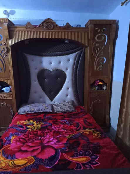 السلام عليكم غرفه خشاب لبيع سعر خاص ***********
