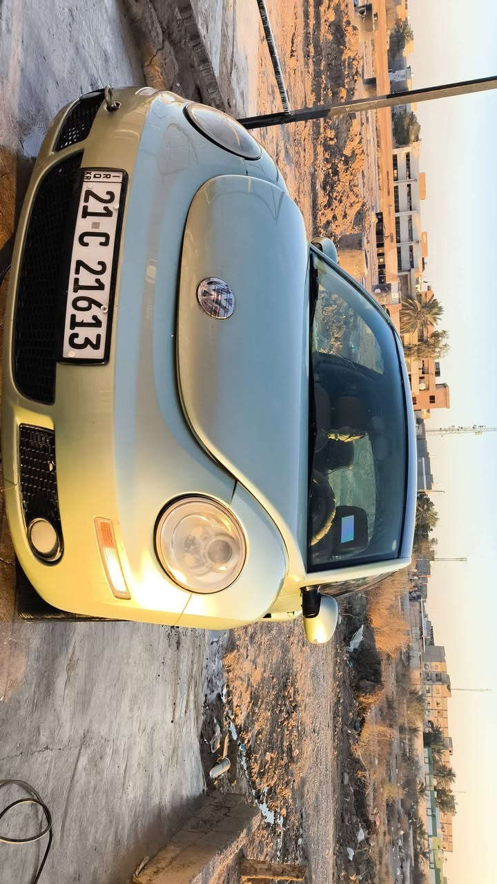 السلام عليكم بيتل 2010 البيع الرقم الإنكليزي الجديد تحويل ثاني يوم سياره جديده محرك ناعم تبريد ثلج شاشه تايرات جددد سياره كامله مكمله مابيه اي نقص معروفه مواصفات البيتل رقم الهاتف  *********** السعر مناسب الشراي يتصل محرك 2500 المرغوب
