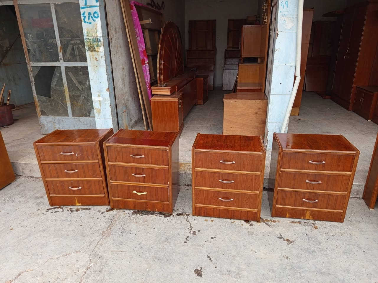 كمداين مجرات عدد ٤ شرط شرط النظافه شغل ثقيل سعر الوحده ٣٠ الف
مناميه ٥ ابواب شرط النظافه شغل ثقيل سعرها ٤٥ الف
رفاعي يم طرشي الشفاء ***********
