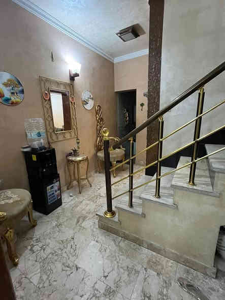 للبيـع 🏡 كرادة داخل ✔️

عنوان العقار 📍 الكرادة داخل فرع دايموند مول

🔶 المساحة 106 مـتـر

🔶 الواجهة 6،75 مـتـر

🔶 سنة البناء  2018

يحتوي على كراج وصالة ومطبخ وهول داخلي وغرف نوم

عدد 4 ومجموعة صحيات 👍

ــــــــــــــــــــــــــــــــــــــــــــــــــــــــــ
‎‏‎((شركة دار السلطان للعقار حيثٌ تَلتَقي الرُوٌية ,بلتَمَيٌز ))

❗️❗️ نسـتـقـبل العروض البيع الشراء والايجار ❗️❗️

بيع - شراء - ايجار - ادارة امـلاك - مقاولات عامة

‎‏‎📊كل ماعليك الاتصال أو المراسلة على الصفحة *ʲᵒⁱⁿ ᵘˢ*

 حسن زوانة *********** - ***********

‎‏‎الفرع الاول /عرصات الهندية مجاور فندق بلوم 

‎‏‎ الفرع الثاني /الـسـيـديــة الضباط مقابل افران الرباط

‎‏‎‏‎زبائننا الكرام بِكُم نَرتقي ونَتشرف بزيارتِكم ونَفتخر بخِدمتِكم ❤
