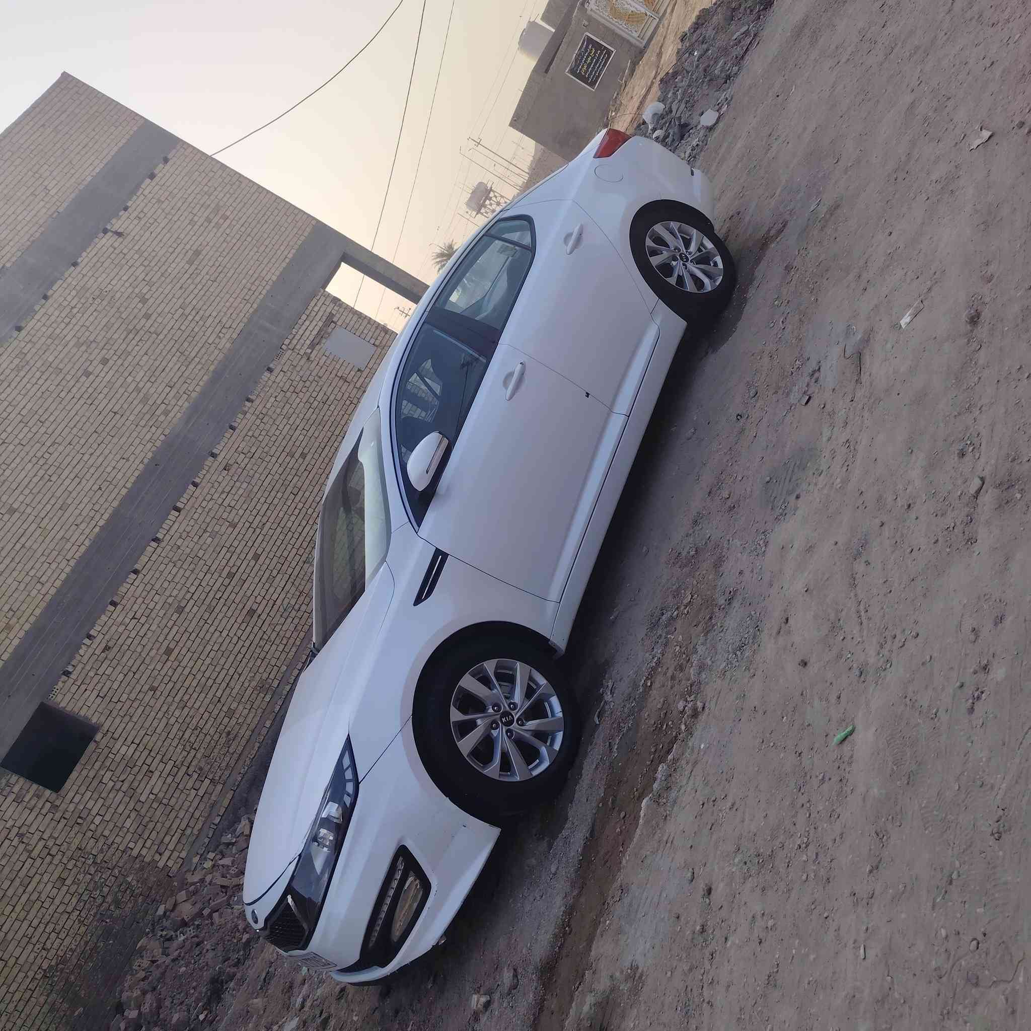 سلام عليكم للبيع كيه اوبتمه ٢٠١٣ خليجي  رقم أربيل بسم عربي من لحله داخل لونين بيجي  واسود اشاير بل مري حساسات ٥ ويل كب بيه قطعتين جاملغ وبنيد رقم  جديد سنويه جديد  مكاني بل حله  السعر ١٢٣  قفل  ***********. .
