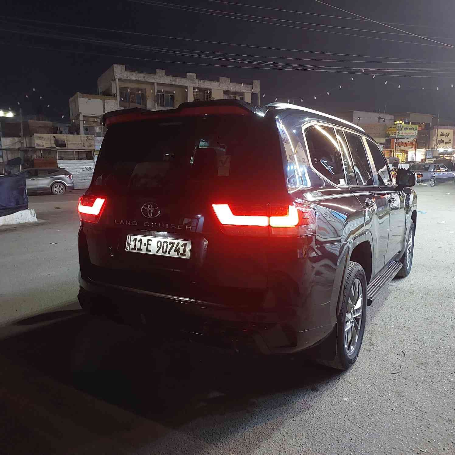 السلام عليكم اخوان للبيع تيوتا لاندكروز GX بدون فتحه موديل 2023 شركه ساز رقم بغداد الدولي بسمي شرط تحويل سياره بيها قطعتين صبغ فثط بدون اي دواخل ول باقي مكفول السعر 525 وبيه مجال للشراي للاتصال بل رقم 
***********// *********** مكان سياره بغداد بغداد, العراق
