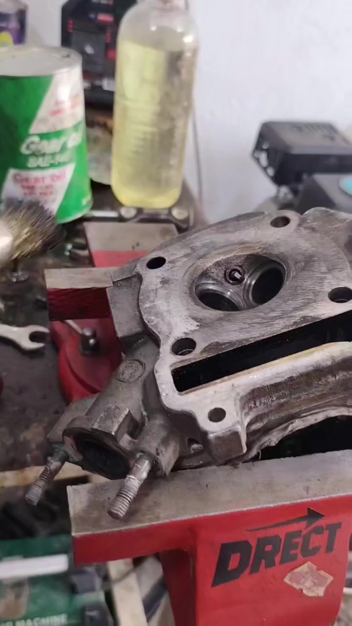 مركز زكريا بوكسر دايون  كلشي نشتغله بي ضمان سنه *********** العنوان بغداد حي العامل
